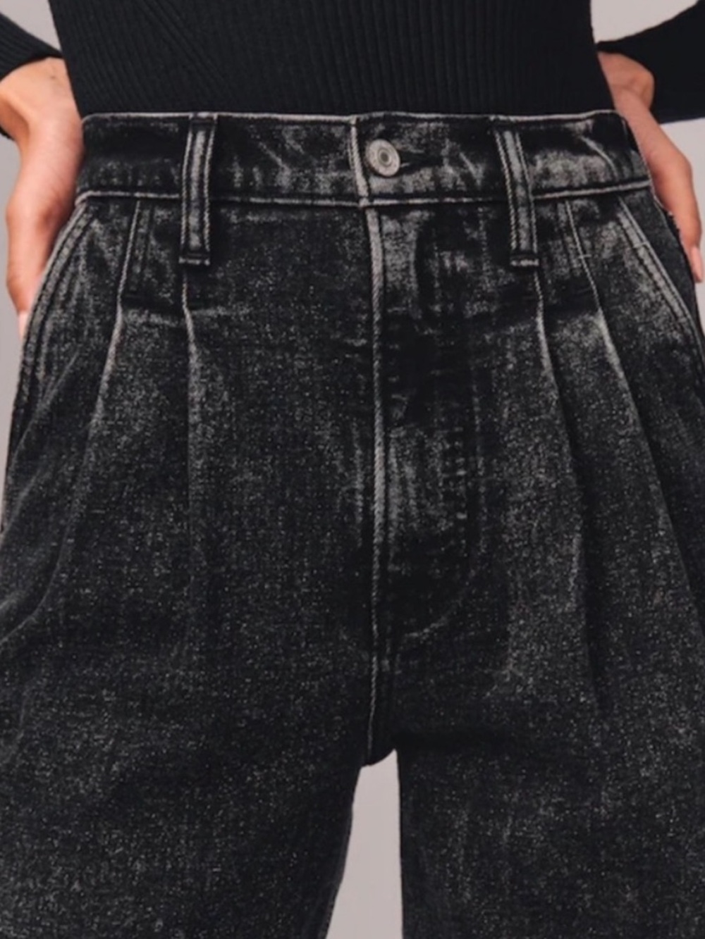 Abercrombie and Fitch 80s Mom Jean Ultra High Rise